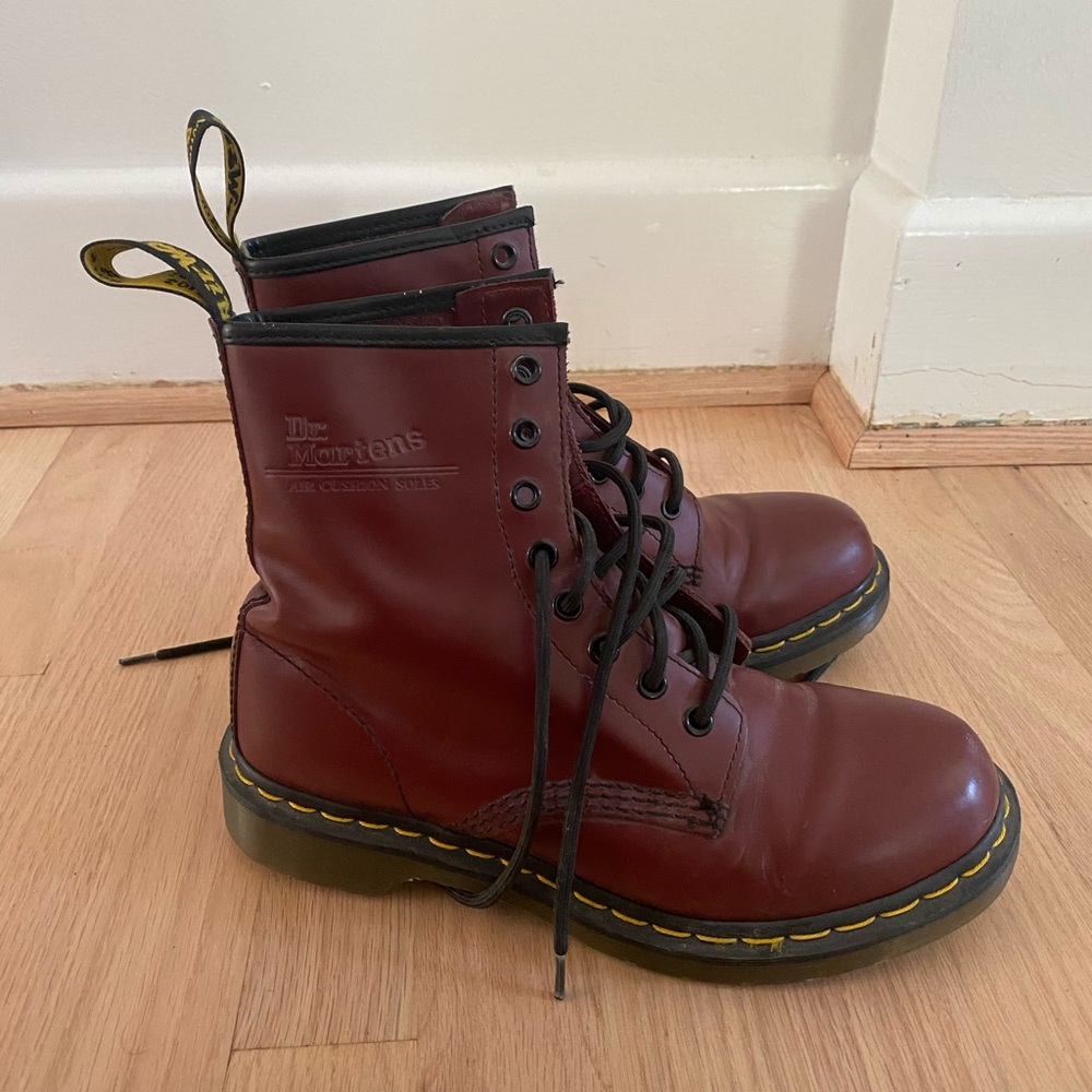 LIKE NEW Dr. Martens 1460 Original boot in Cherry Red